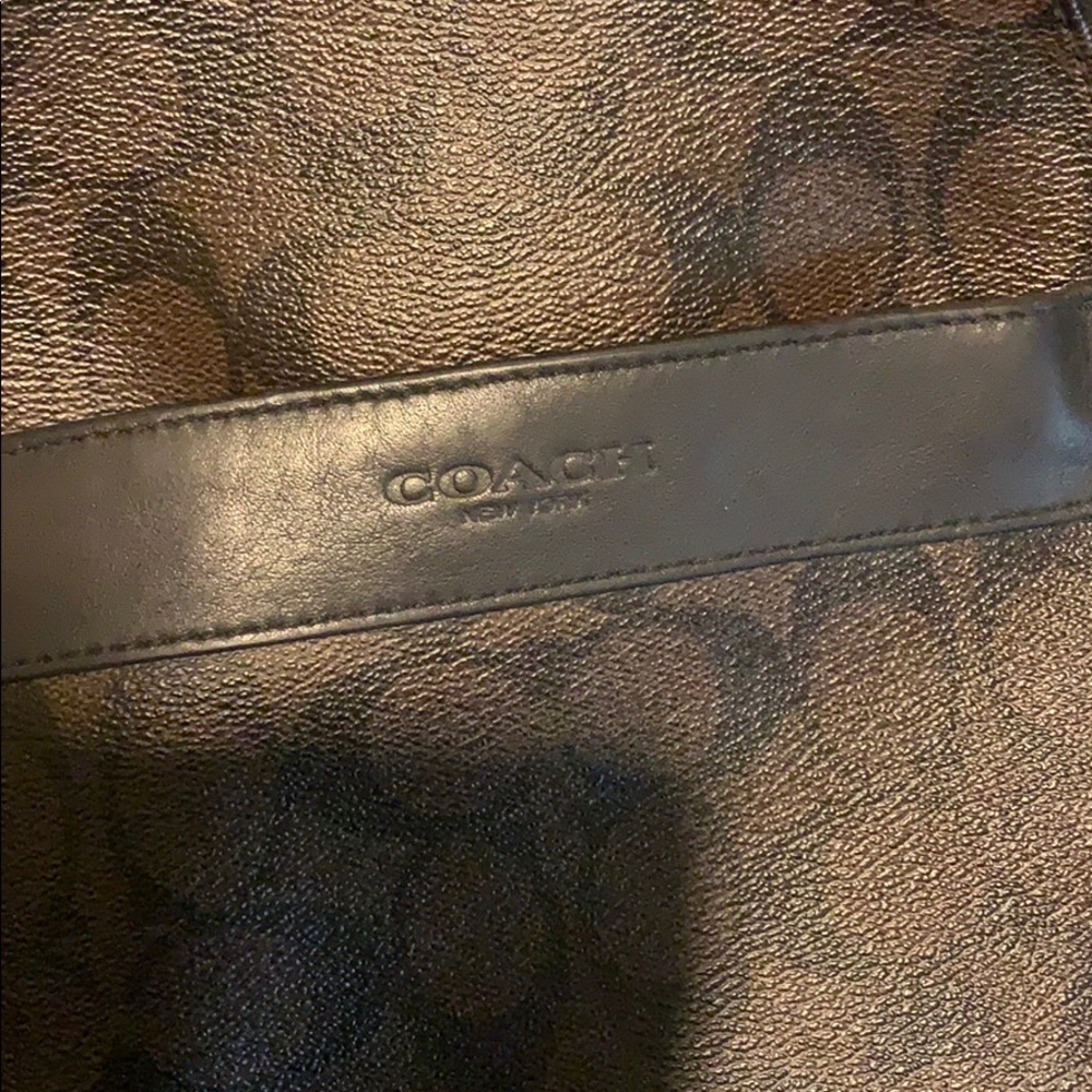 Men’s medium coach bag